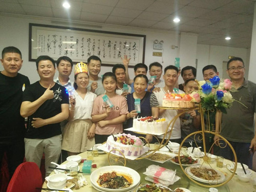 公司生日合影 公司生日合影